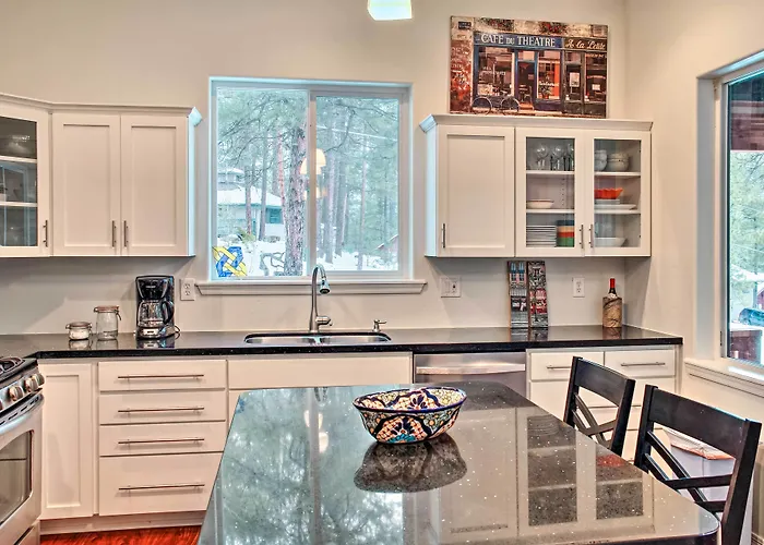 Flagstaff Family Retreat W/ Patio & Mountain Views * Mountainaire